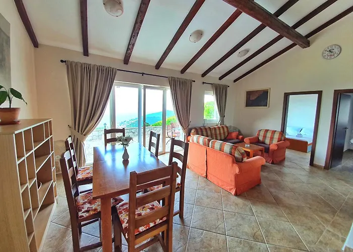 Villa Andreja Lapcici